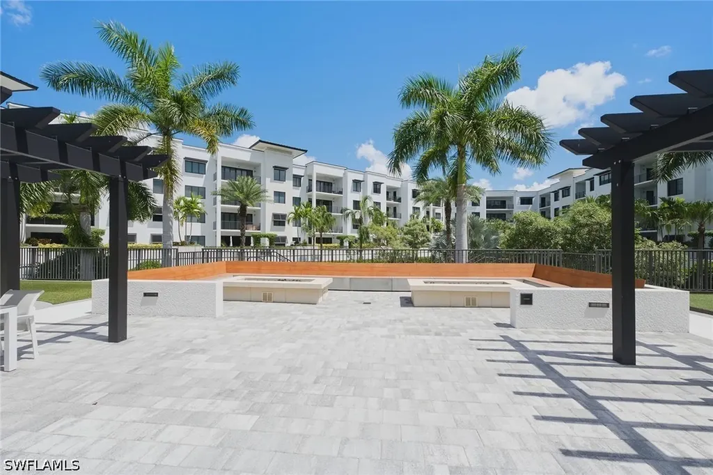 1111 Central Avenue Naples FL 34102