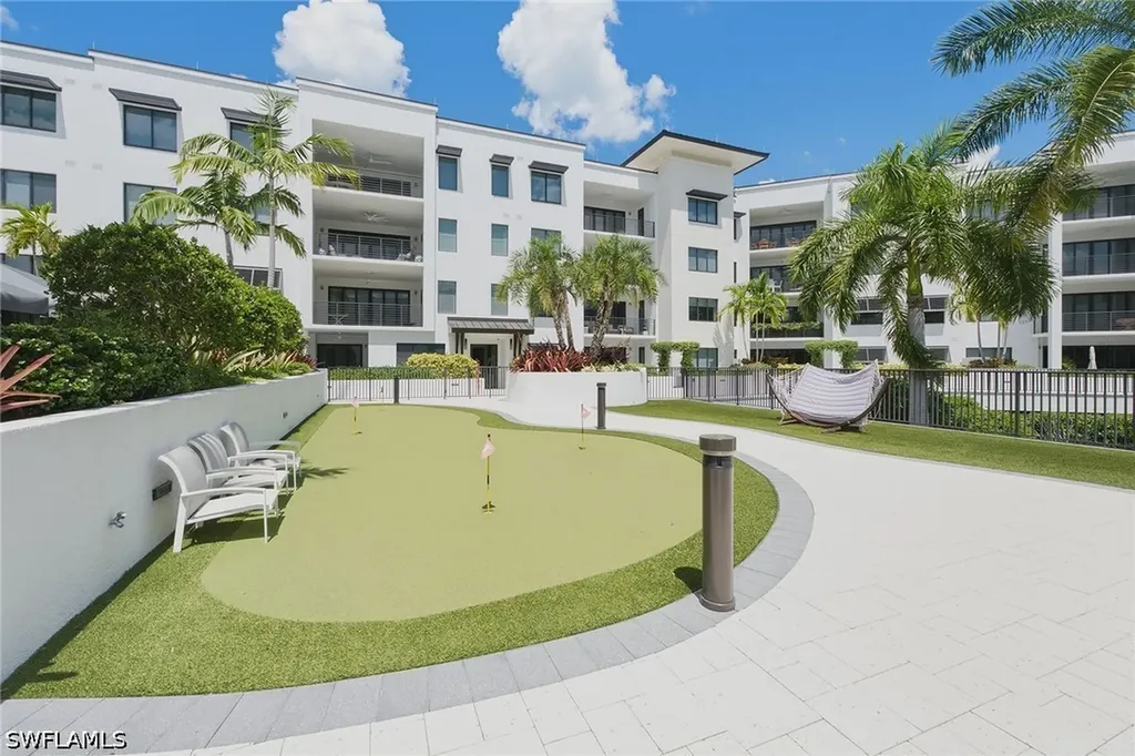 1111 Central Avenue Naples FL 34102