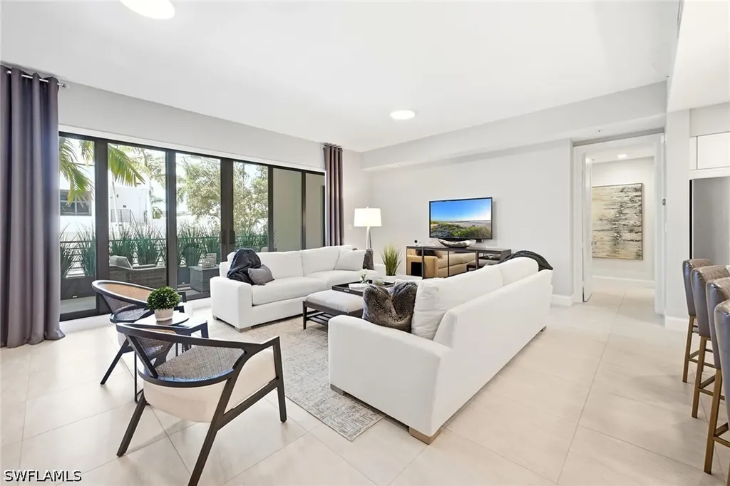 1111 Central Avenue Naples FL 34102