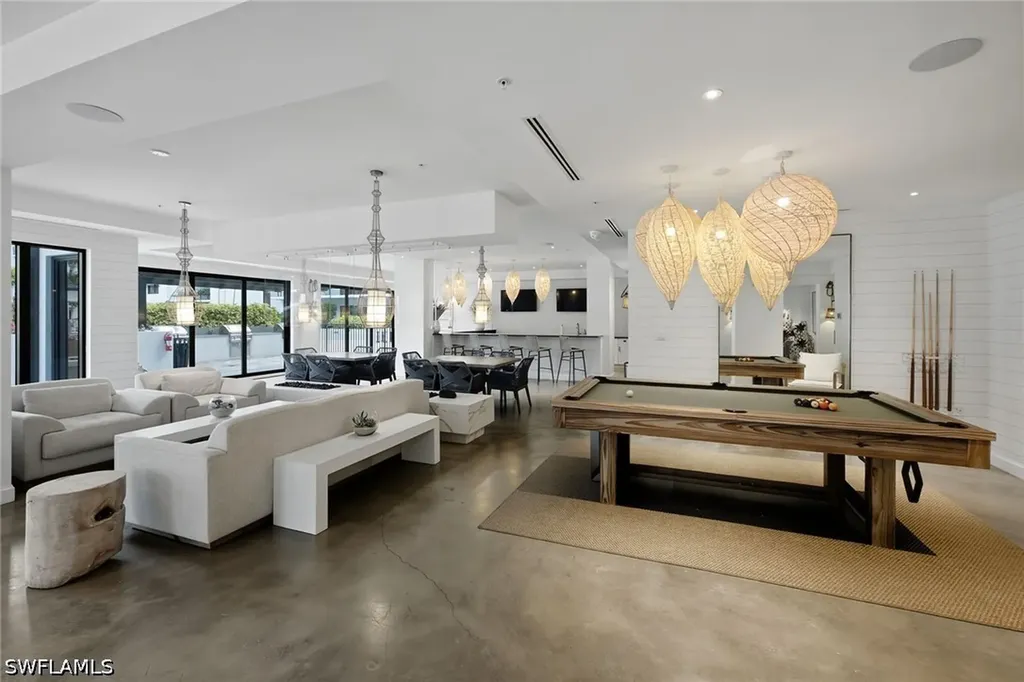 1111 Central Avenue Naples FL 34102