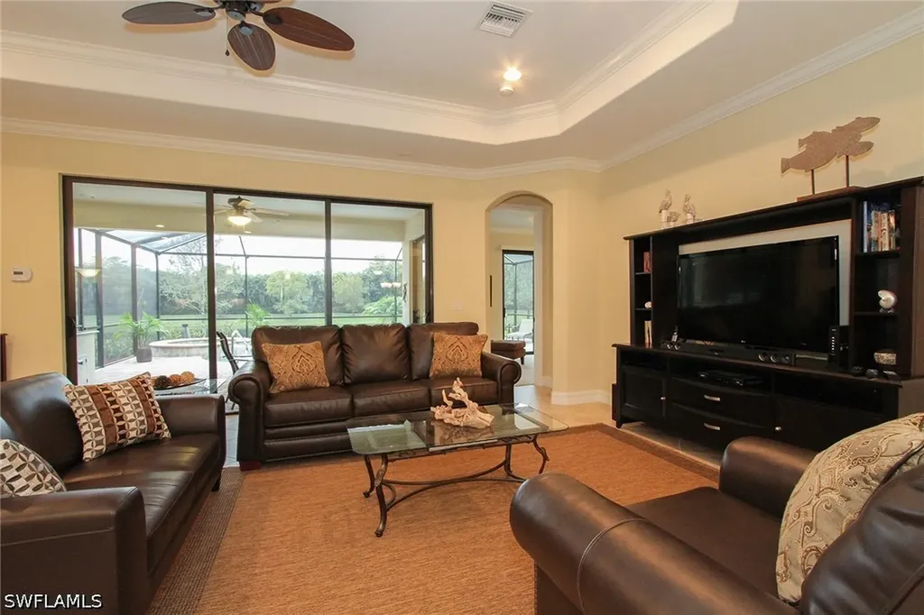 3122 Aviamar Circle Naples FL 34114