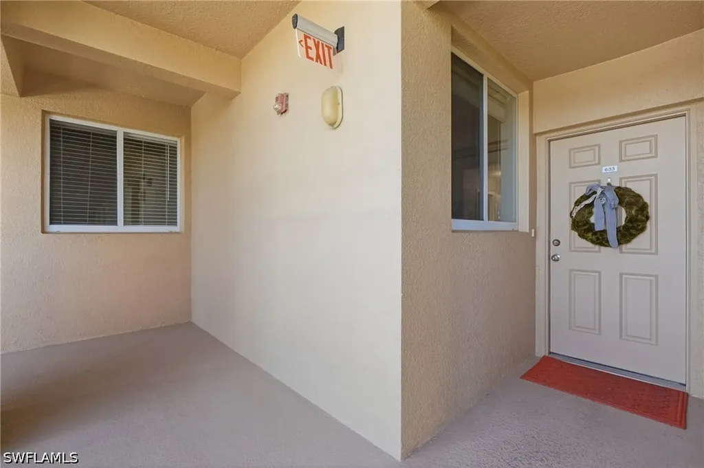 8251 Pathfinder Loop Fort Myers FL 33919