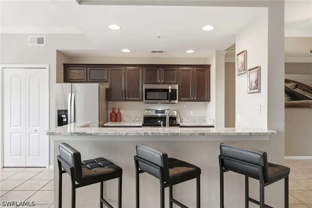 8251 Pathfinder Loop Fort Myers FL 33919