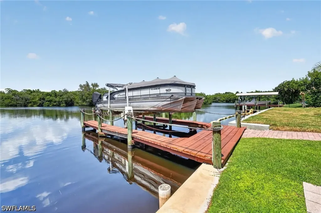 1298 Thompson Street North Fort Myers FL 33903