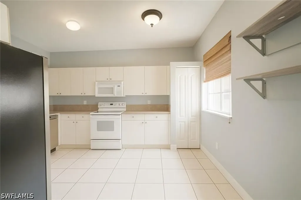 700 Luisa Lane Naples FL 34104