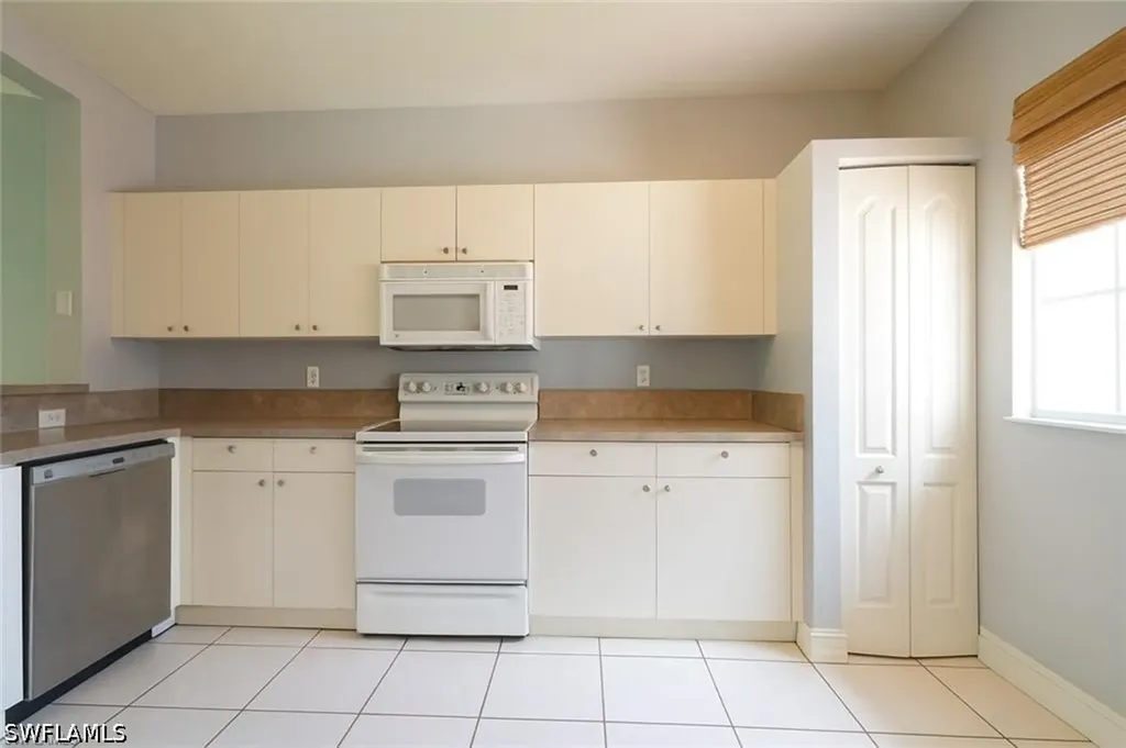 700 Luisa Lane Naples FL 34104