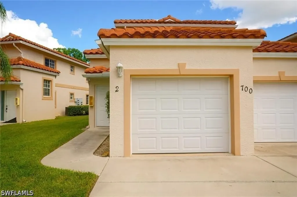 700 Luisa Lane Naples FL 34104