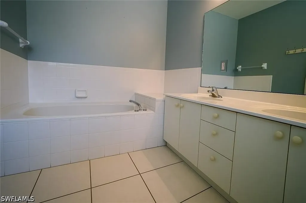 700 Luisa Lane Naples FL 34104