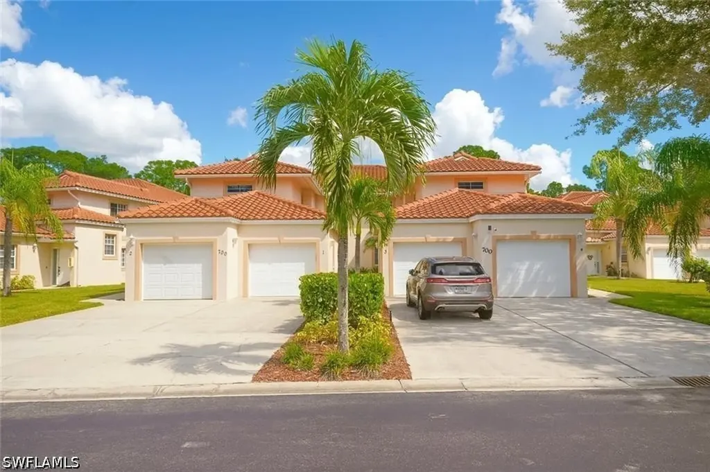 700 Luisa Lane Naples FL 34104