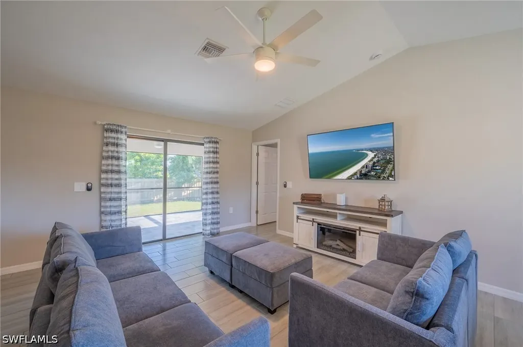 8152 Pelican Road Fort Myers FL 33967
