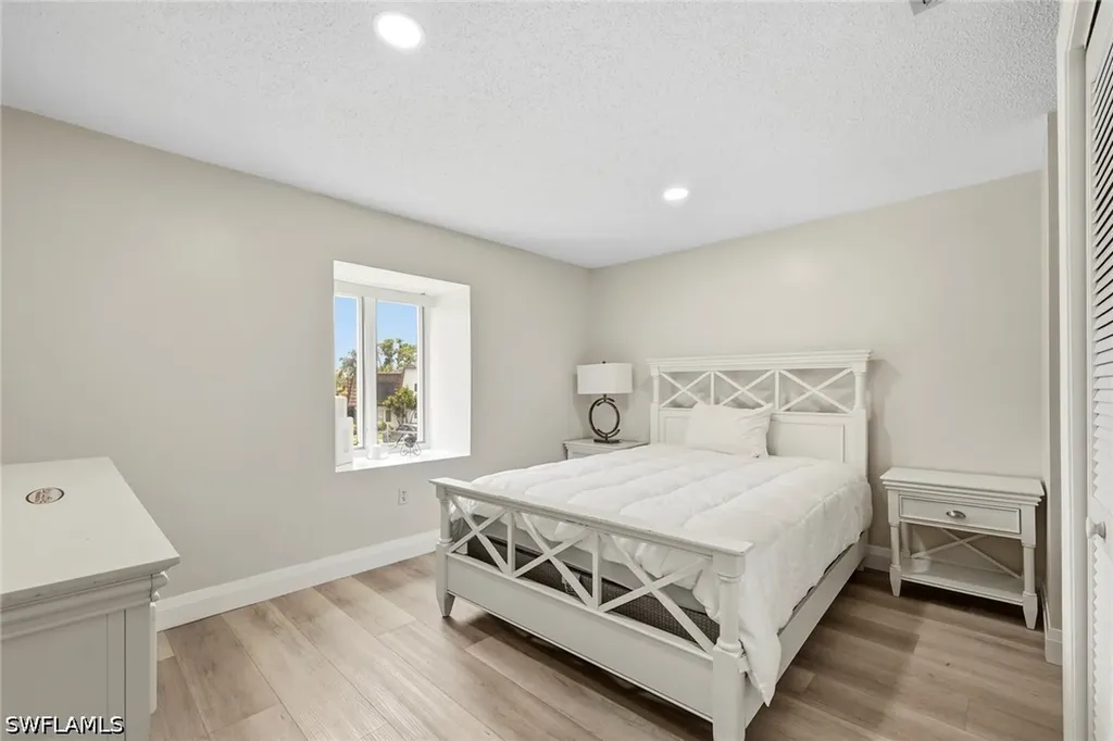 428 Meadowlark Lane Naples FL 34105