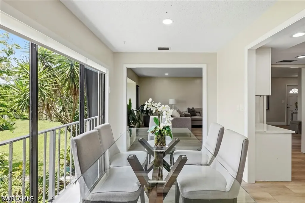 428 Meadowlark Lane Naples FL 34105