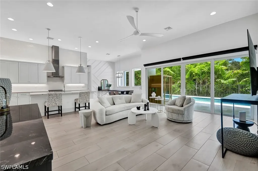 Bonita Springs FL, 27085 Serrano Way