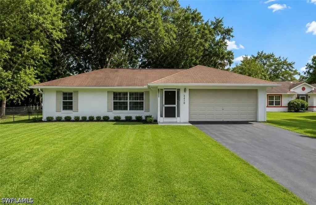 Naples FL, 3470 White Boulevard