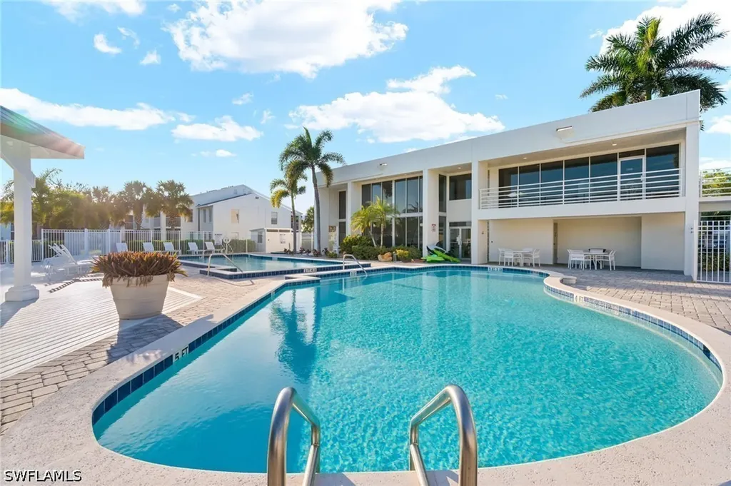 161 Santa Clara Drive Naples FL 34104