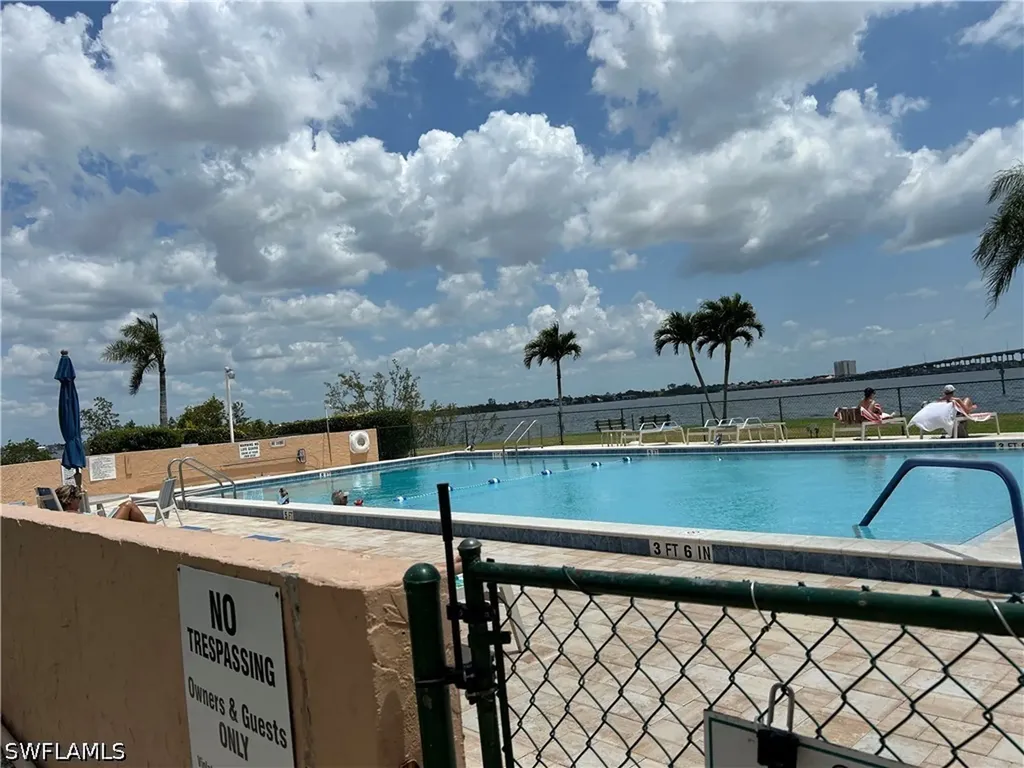 4260 SE 20th Place Cape Coral FL 33904