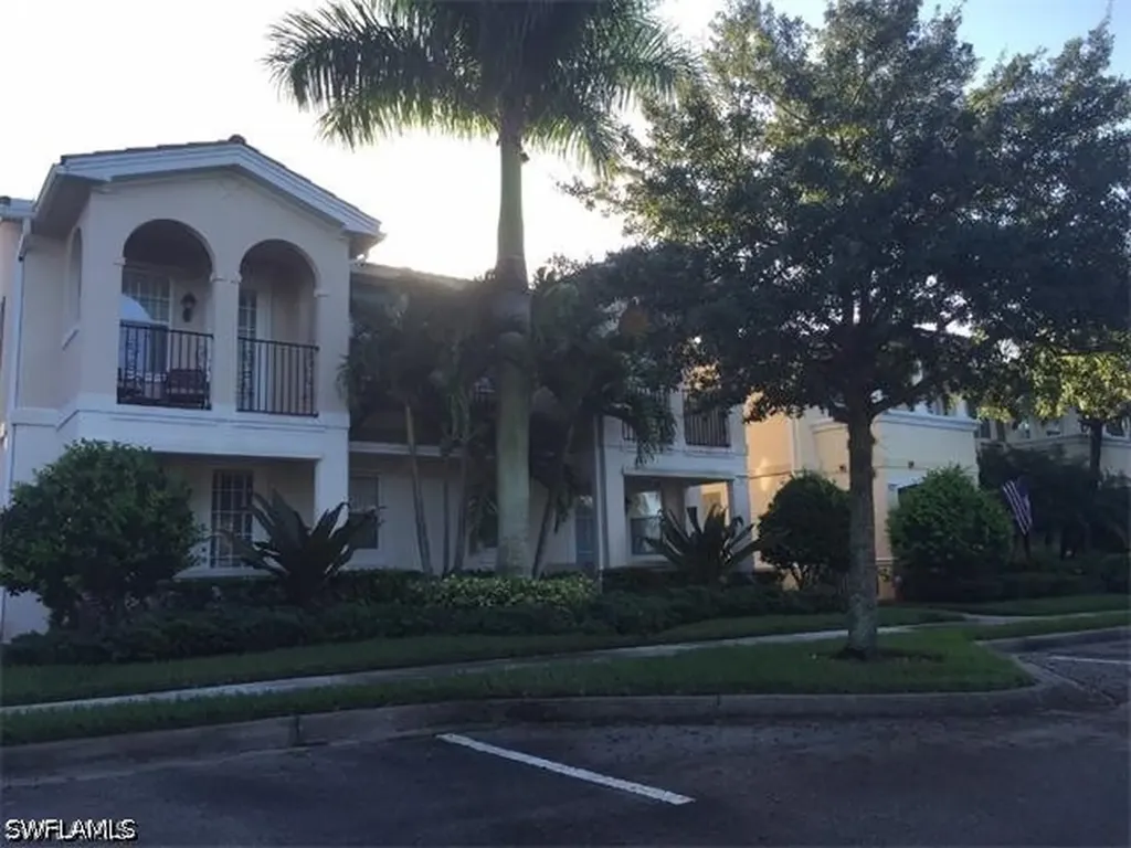 Naples FL, 8124 Josefa Way
