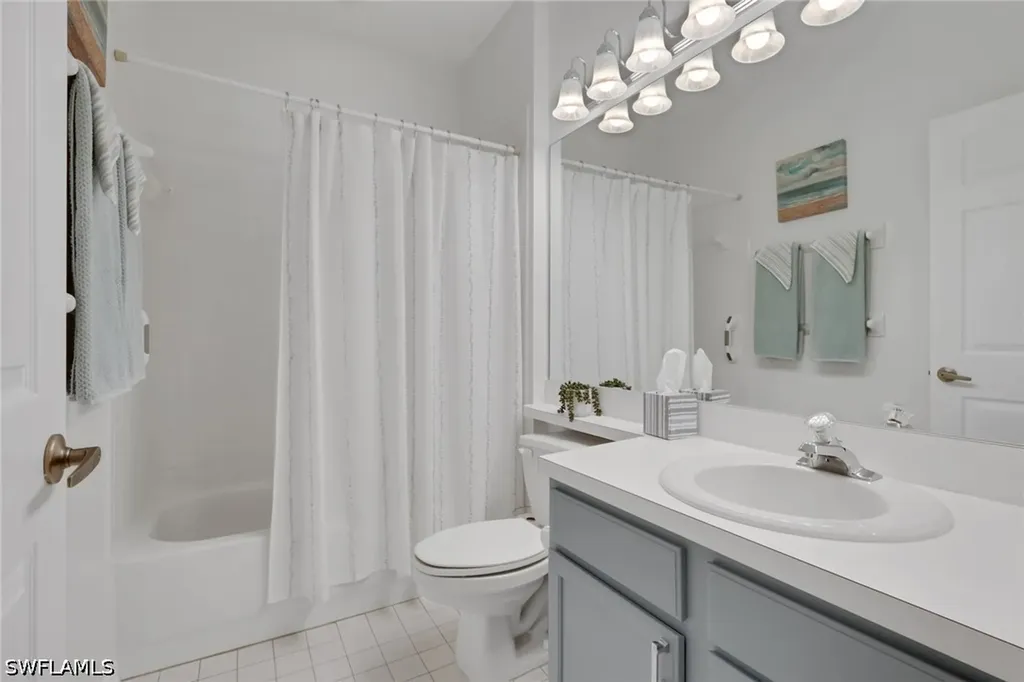 680 Wiggins Lake Drive Naples FL 34110