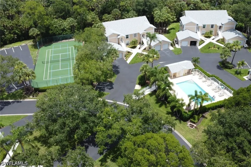 680 Wiggins Lake Drive Naples FL 34110
