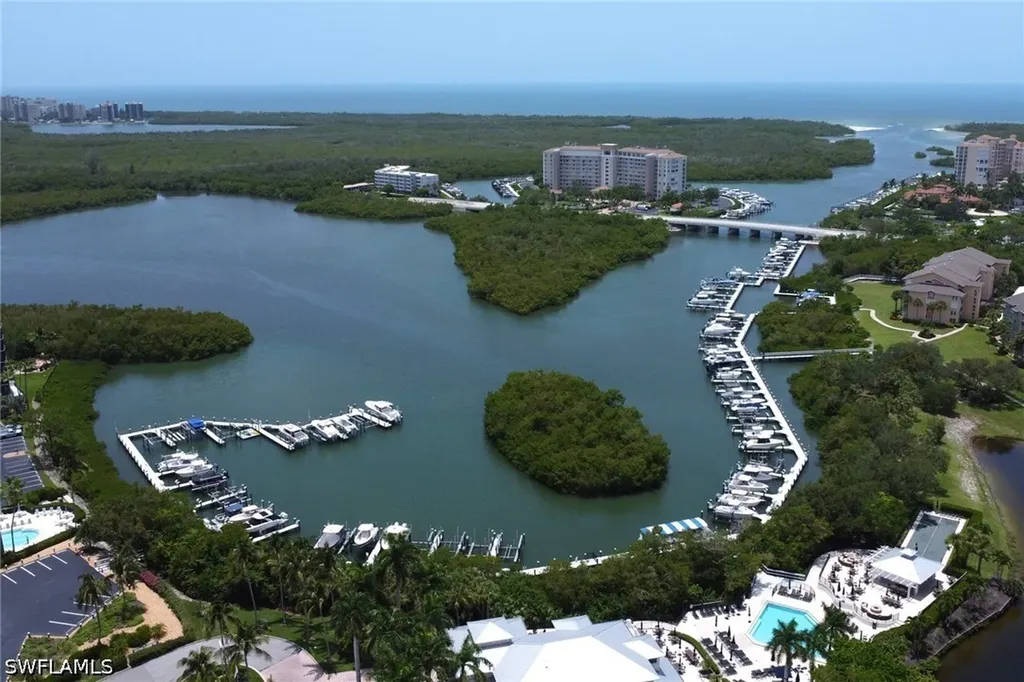 680 Wiggins Lake Drive Naples FL 34110