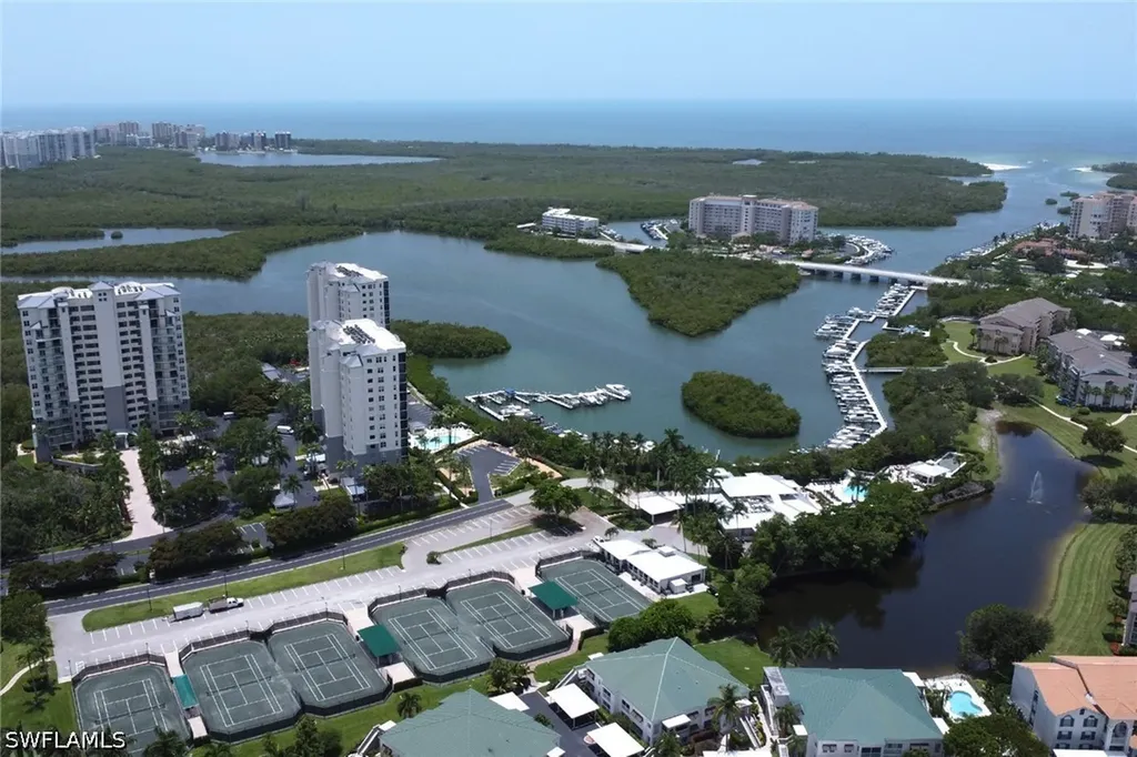 680 Wiggins Lake Drive Naples FL 34110