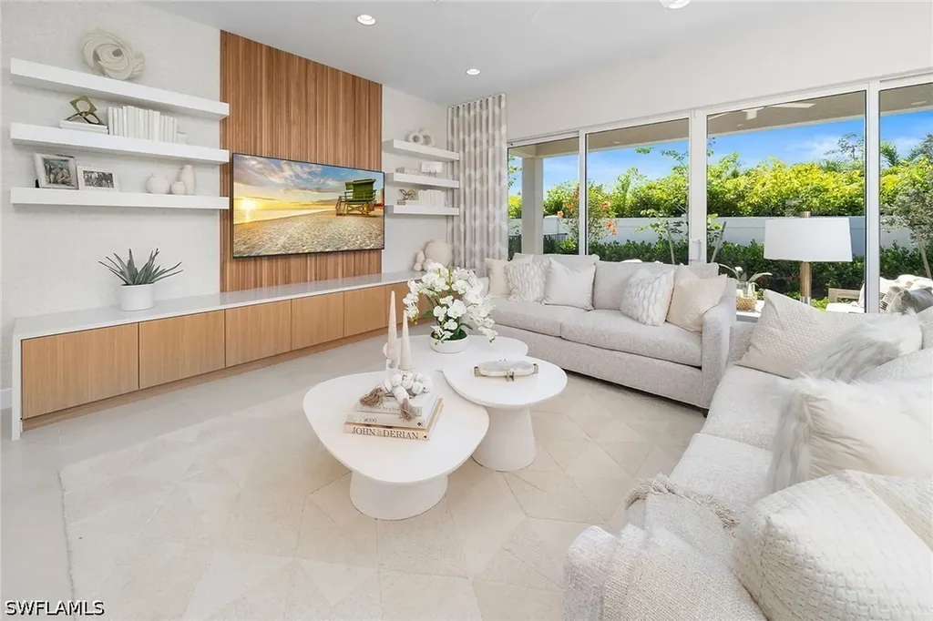 2738 Ridgecrest Place Naples FL 34112