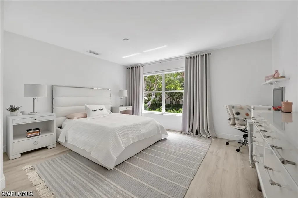 4716 Via Carmen Naples FL 34105