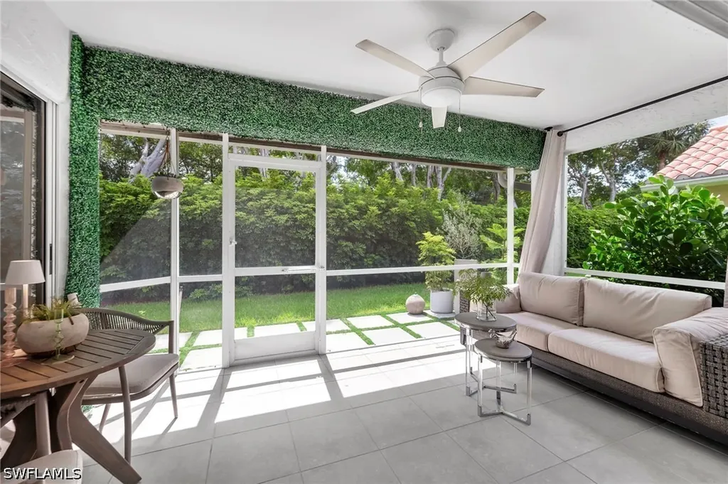 4716 Via Carmen Naples FL 34105