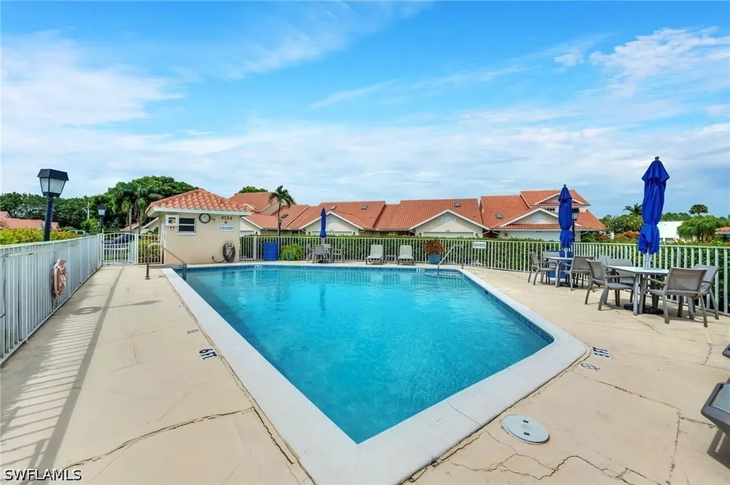4716 Via Carmen Naples FL 34105