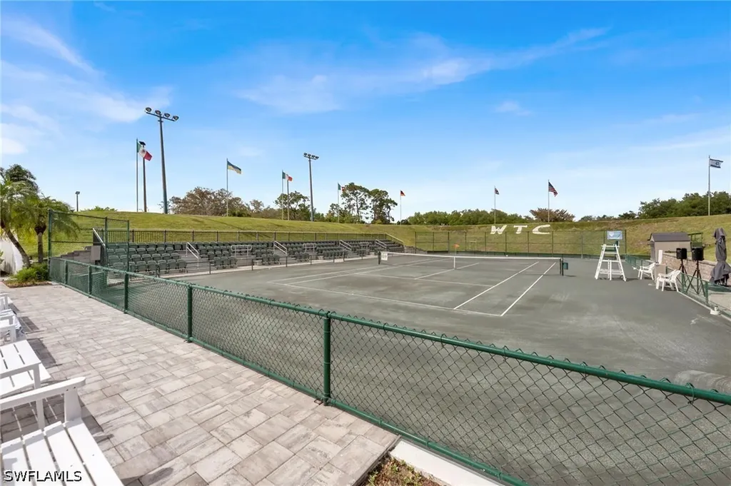 4716 Via Carmen Naples FL 34105