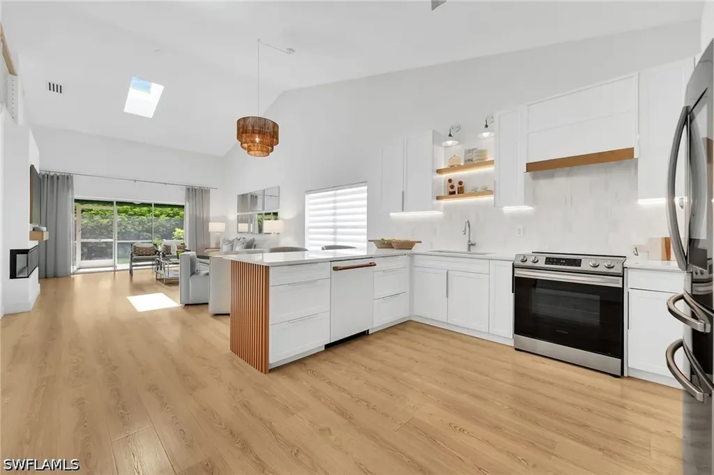 4716 Via Carmen Naples FL 34105