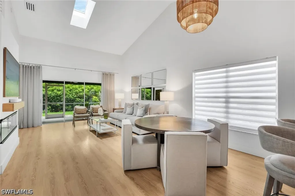 4716 Via Carmen Naples FL 34105