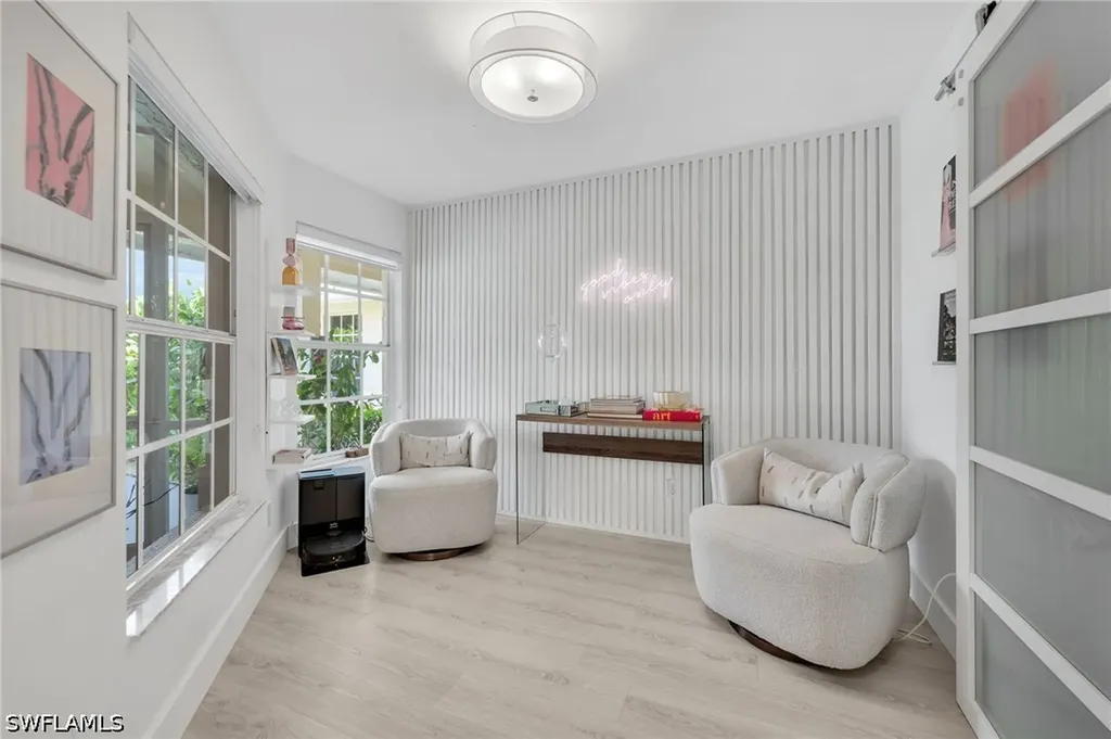 4716 Via Carmen Naples FL 34105