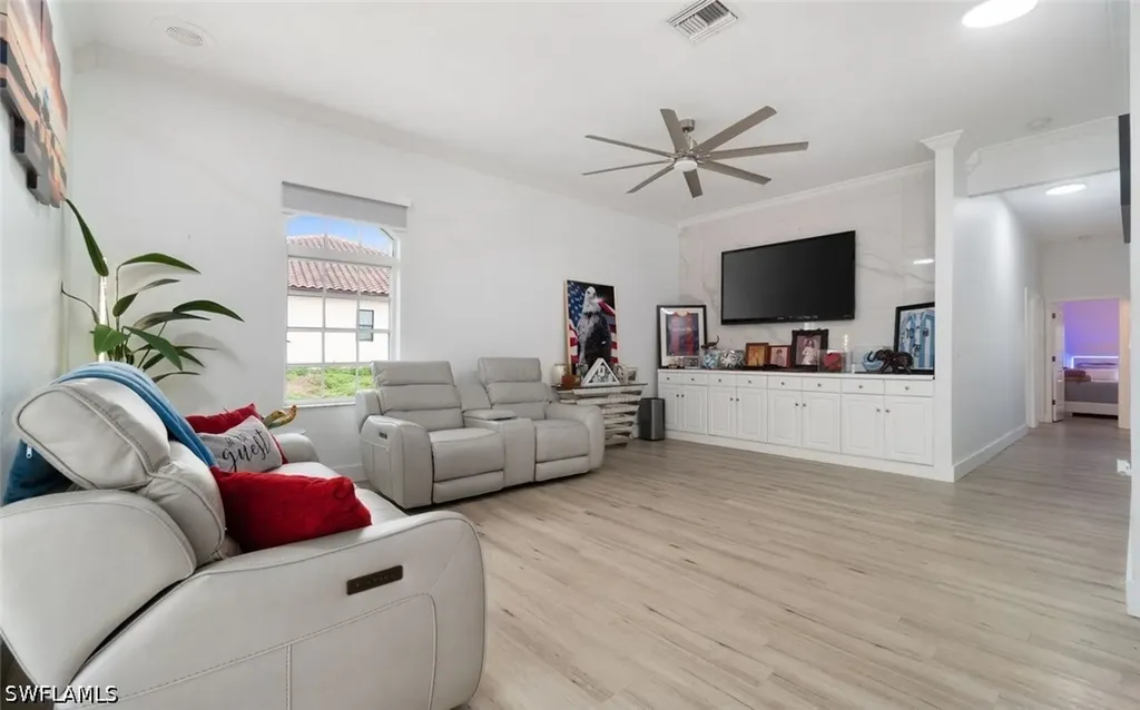 18683 Baseleg Avenue North Fort Myers FL 33917