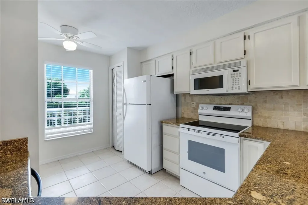 9580 Victoria Lane Naples FL 34109