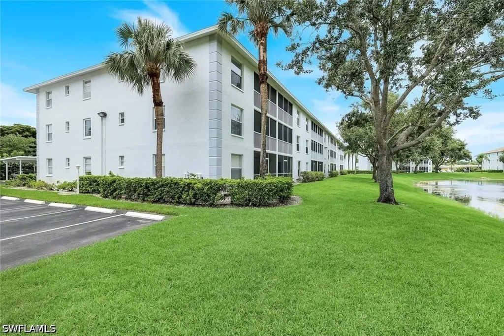 9580 Victoria Lane Naples FL 34109