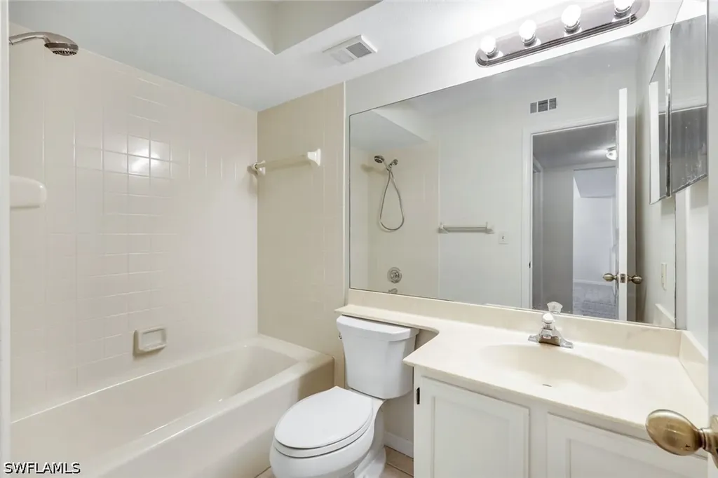 9580 Victoria Lane Naples FL 34109