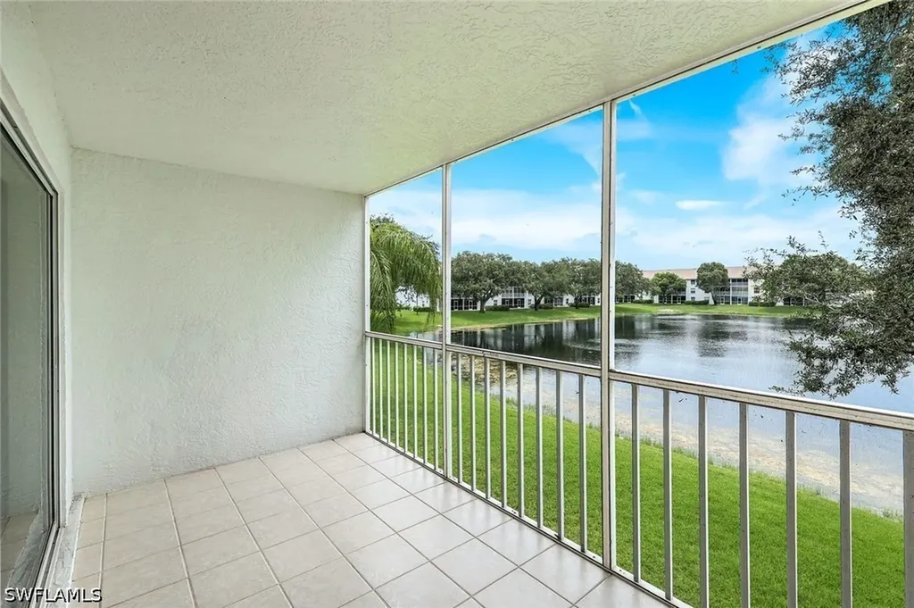 9580 Victoria Lane Naples FL 34109