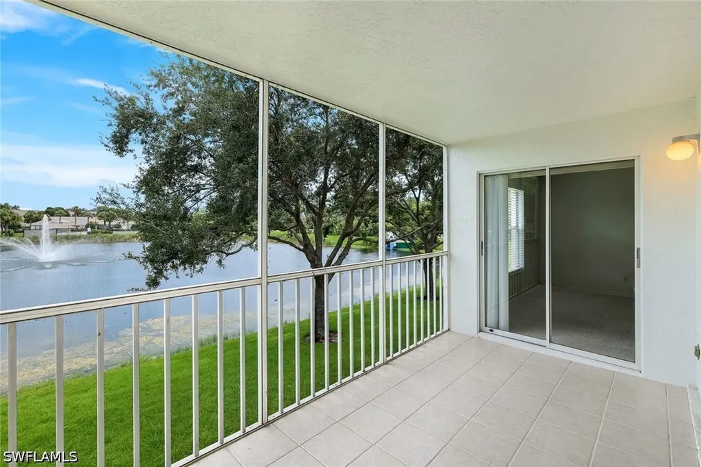9580 Victoria Lane Naples FL 34109