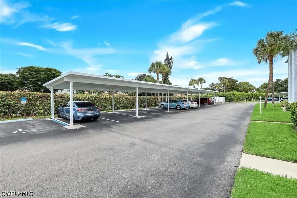 9580 Victoria Lane Naples FL 34109