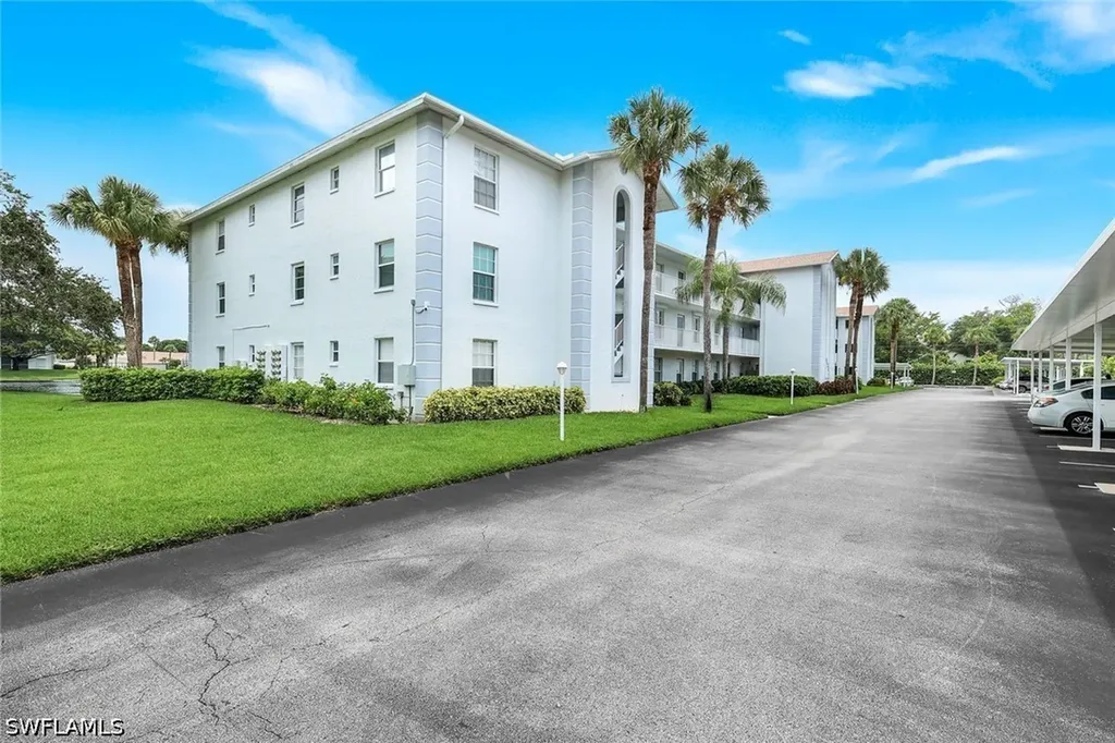 9580 Victoria Lane Naples FL 34109