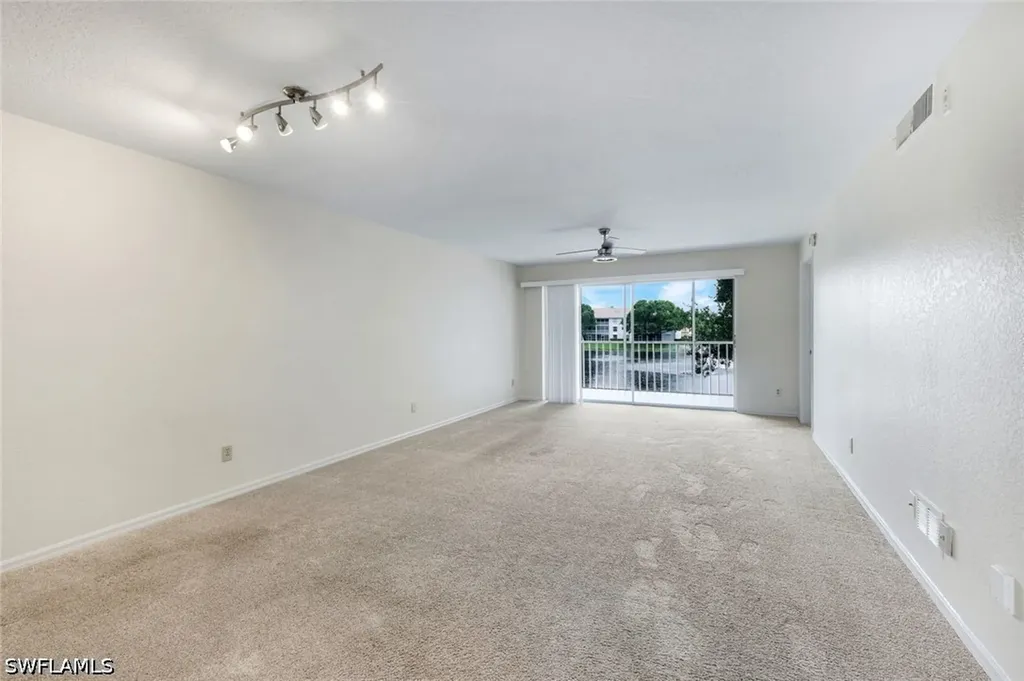 9580 Victoria Lane Naples FL 34109