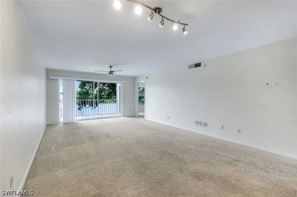 9580 Victoria Lane Naples FL 34109