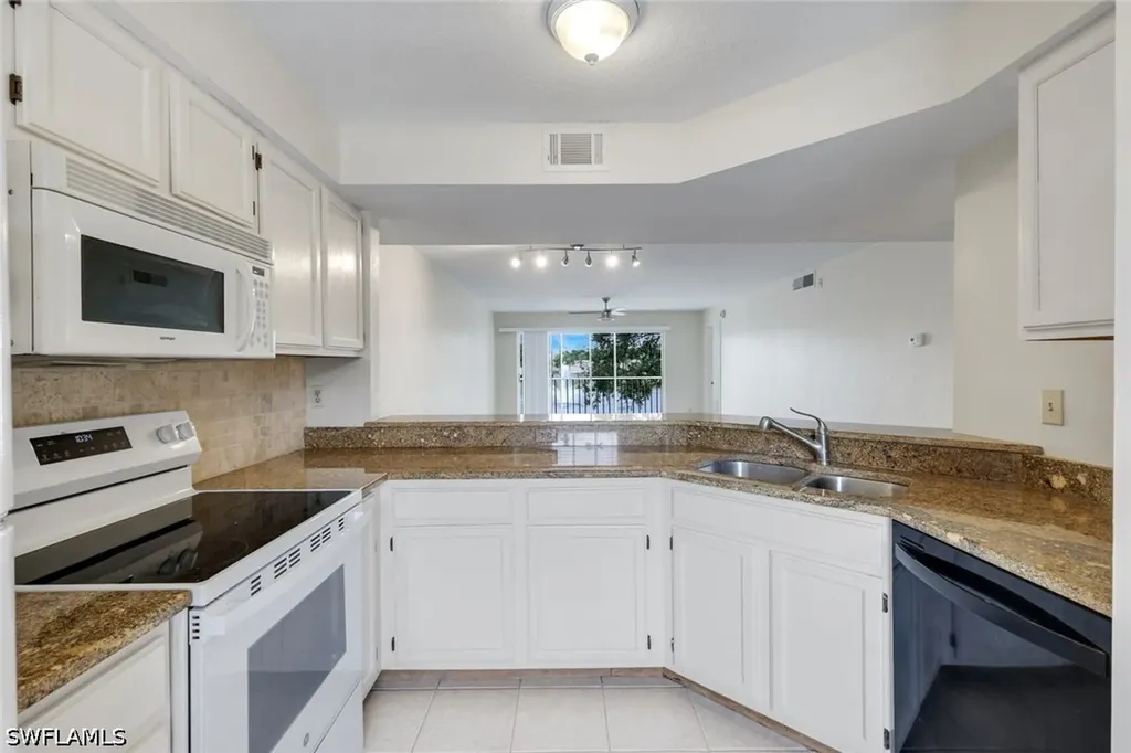 9580 Victoria Lane Naples FL 34109