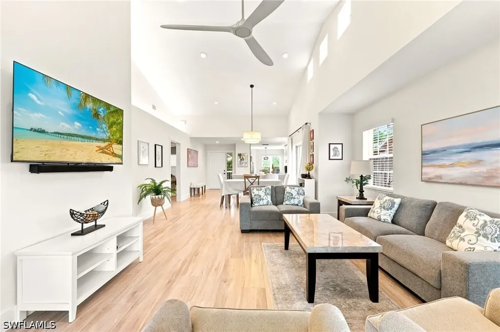 2604 Sailors Way Naples FL 34109