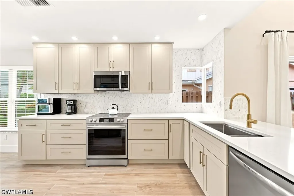 2604 Sailors Way Naples FL 34109