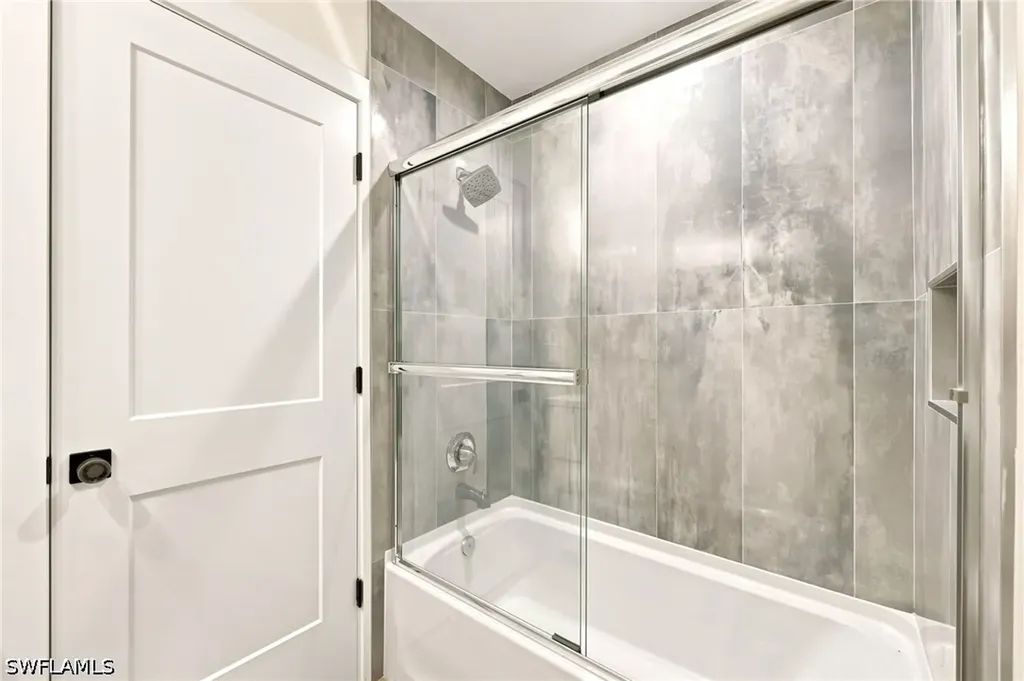 2604 Sailors Way Naples FL 34109