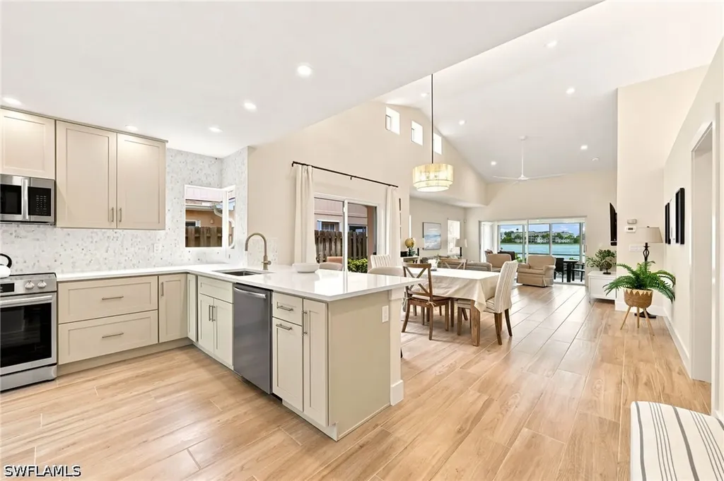 2604 Sailors Way Naples FL 34109