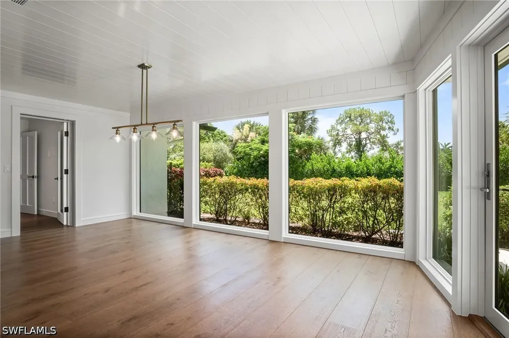 664 Pompano Drive Naples FL 34110
