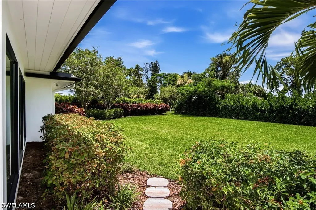 664 Pompano Drive Naples FL 34110